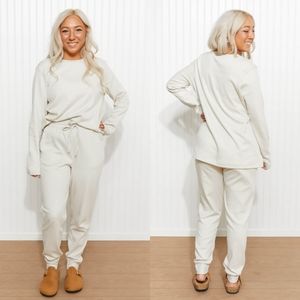 Comfy and Cozy Full Lounge Set in Bone